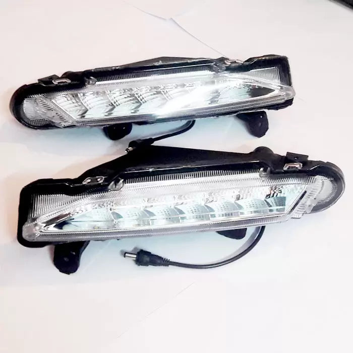 Toyota Yaris 2018 Onwards LED DRL Daytime Running Lights With Matrix Turn Signal - Set of 2Pcs.
by Imported