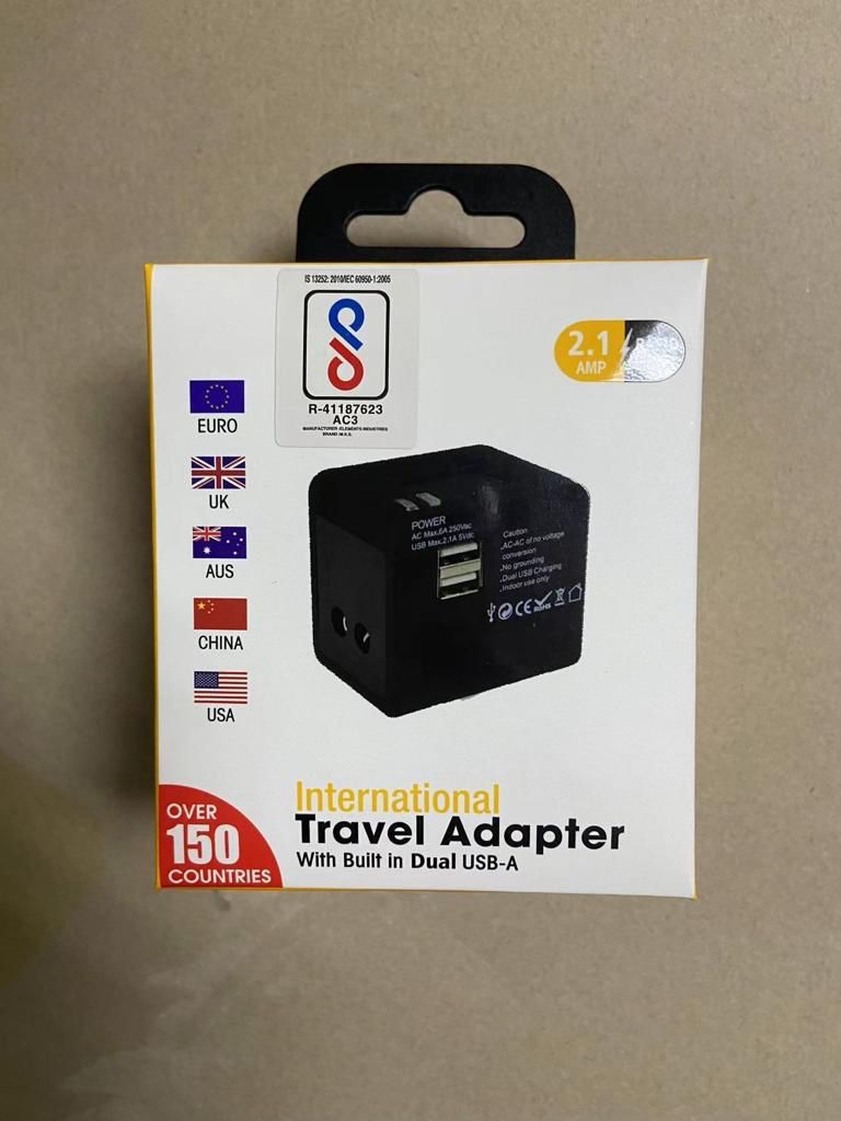 INTERNATIONAL TRAVEL ADAPTER WITH DOUBLE USB (2.1 AMP)